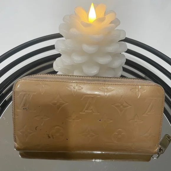 Louis Vuitton Vernis Sarah Wallet - Picture 3 of 12
